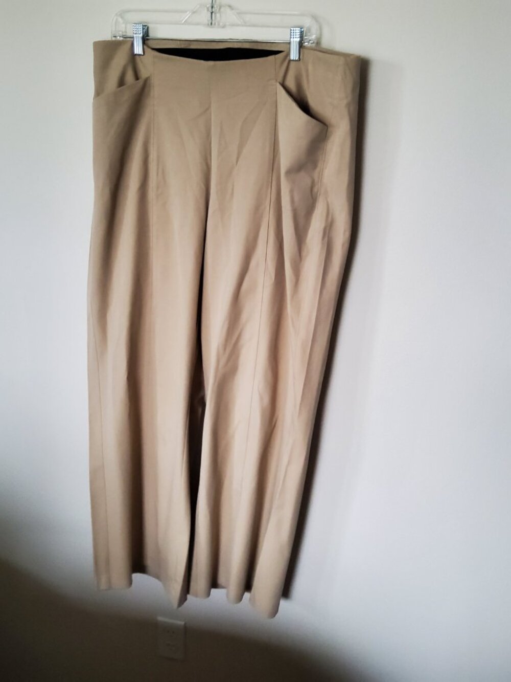 Old Navy Wide Leg Pixie High Rise Khaki pants size XL [see measurements]